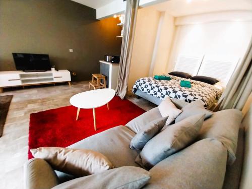 Apartment with Balcony image 3