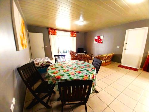 Létesítmények, MOOREA - Fare Taina Nui in Nu'urua