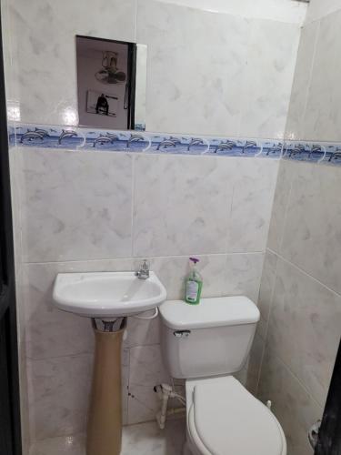 Double Room image 4