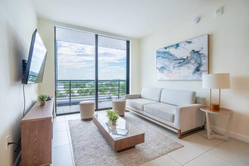 Stunning Apartment in Downtown Doral thumb 2