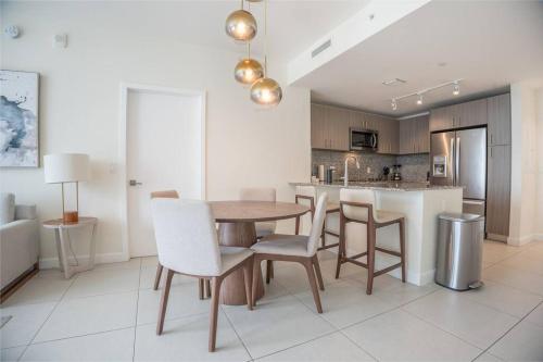 Stunning Apartment in Downtown Doral detail