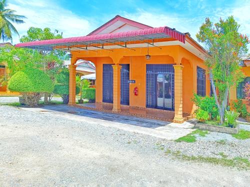 Exterior view, Chalet Yunie Marang by RVH in Marang