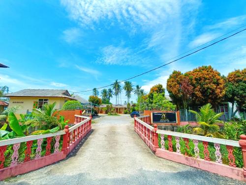 Garden, Chalet Yunie Marang by RVH in Marang