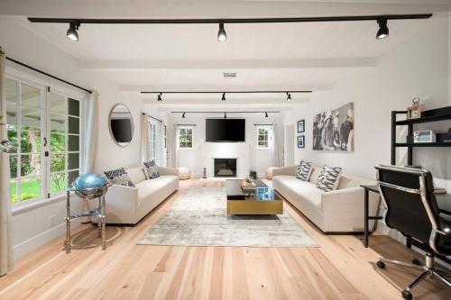 Chic 4BR Oasis in Studio City Toluca Lake Adjacent, Los Ángeles