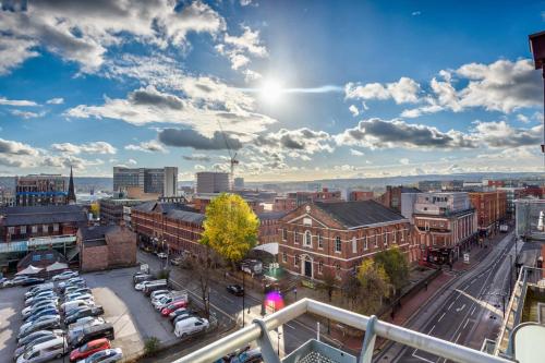 Igloo Viewpoint City Centre Retreat With Free Parking