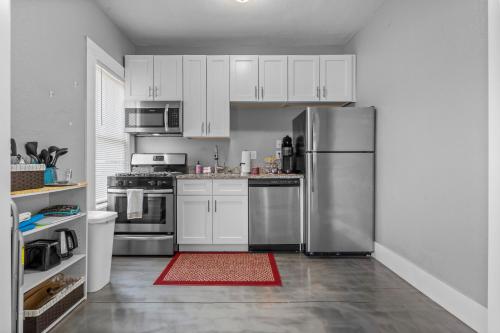 Navarre Apartments in Drake Park