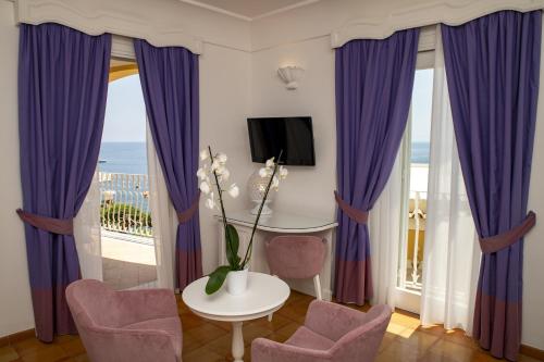 Superior Double Room image 5