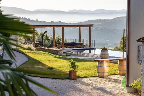  Hilltop villa with infinity pool and Todi views in Todi