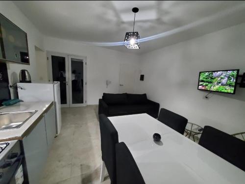 Travel Suites Ezeiza- 5 pax- Centro Eze- Shoppings a 8 min
