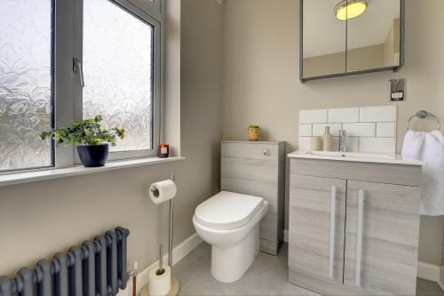 Brownstone I Newly Refub I Executive House I Parking and Pet Friendly I eco-Short Term Let by SILVA