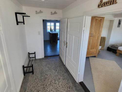 Three-Bedroom House image 2