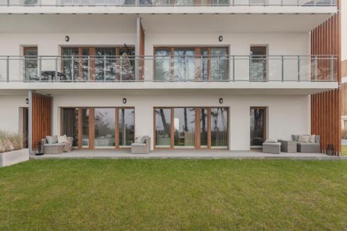LET'S SEA - 2 Bedroom - Premium Baltic Apartment with Front Sea View Garden and SPA access
