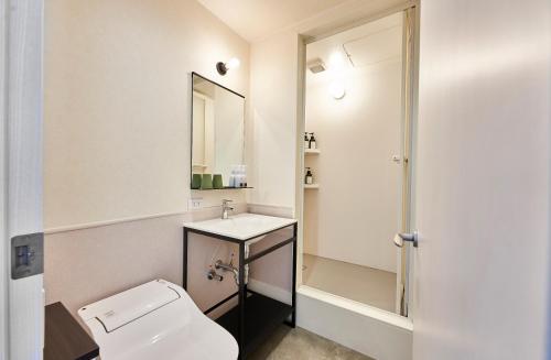 Comfort Twin Room image 7