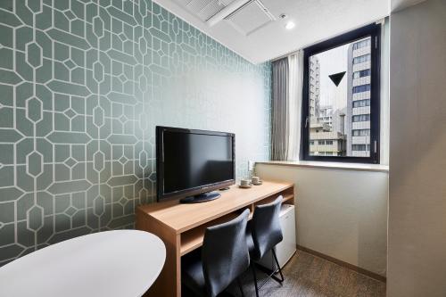 Superior Twin Room image 8