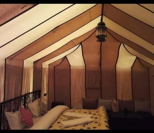 4 twin beds