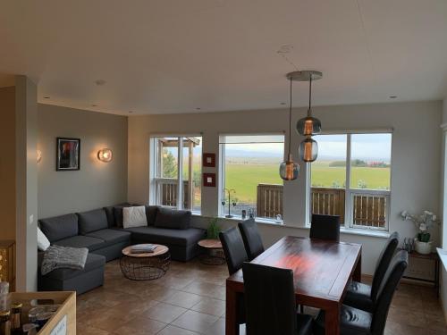 Skeiðvellir Villa in Hella