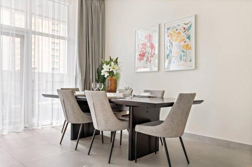 StoneTree - Furnished 2 BR with Maids Room in Dubai Marina - image 2