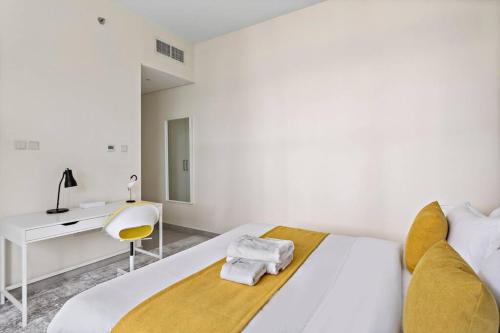 StoneTree - Furnished 2 BR with Maids Room in Dubai Marina - image 10