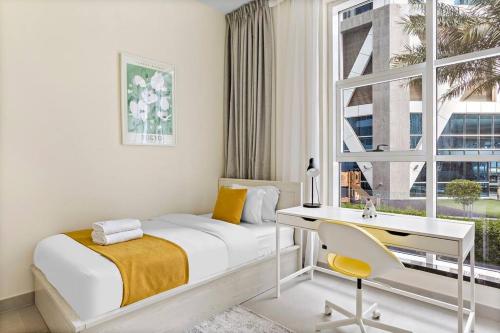 StoneTree - Furnished 2 BR with Maids Room in Dubai Marina - image 12