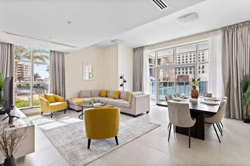 StoneTree - Furnished 2 BR with Maids Room in Dubai Marina - image 13