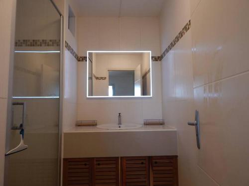 Baño, F2 avec terrasse et magnifique vue mer in Schœlcher