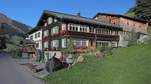 Gasthaus Bellawiese in St. Antönien, Schweiz