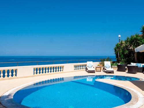 Villa Palma - Sunset Sea Views with Pool, Jacuzzi, Sauna and Games Room