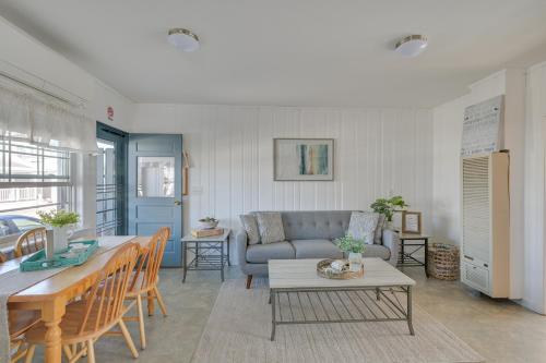 Cozy Hampton Vacation Rental, Walk to Beach!