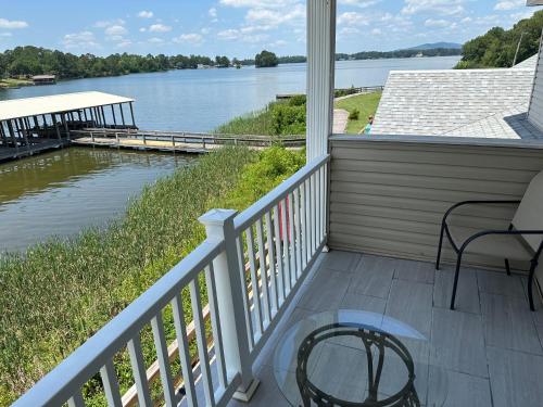 P2 - Hot Springs 4 Bedroom Condo in Lake Hamilton, USA