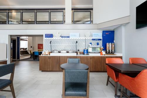 Holiday Inn Express Hotel Clearwater East - ICOT Center by IHG in Pinellas Park, USA