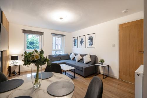 Modern 2BED Apartment-Free Parking