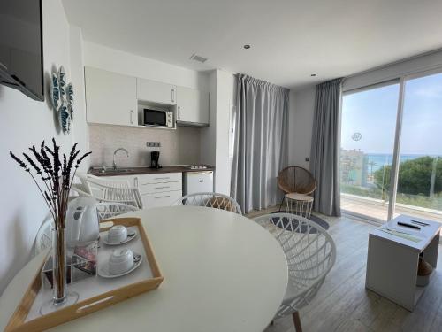 Superior Two-Bedroom Apartment image 9