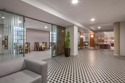 Hotel Oasis Park - image 7