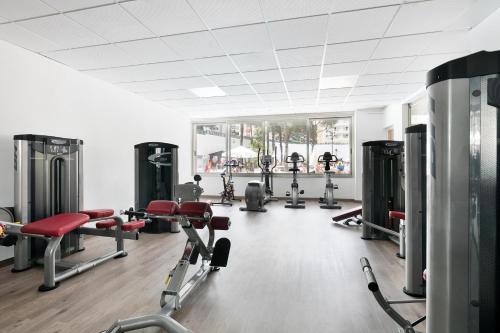 Hotel Oasis Park - image 5