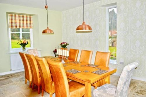 Coach House, Middleton Hall Estate in เดทแชนท์