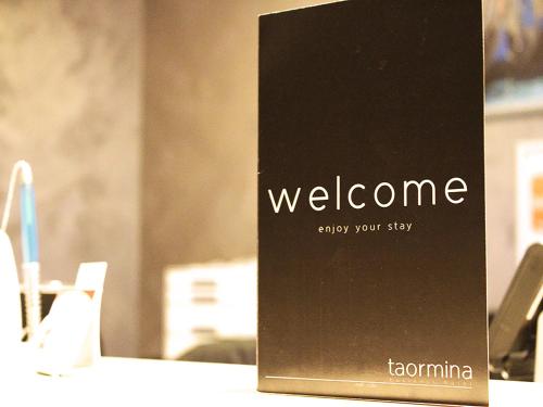 Hotelpension Taormina Brussels Airport, Unterkunft in Nossegem