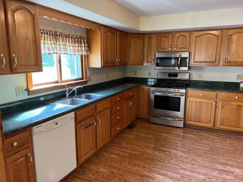 4 bedrooms, 6 beds