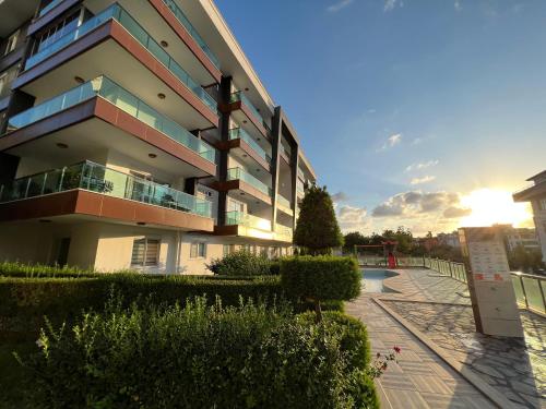 Peaceful Riverside Retreat 10-Min Walk to Beach, Steps from National Park in Alanya