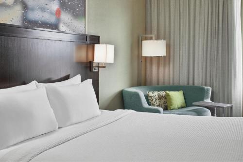 King Room image 2
