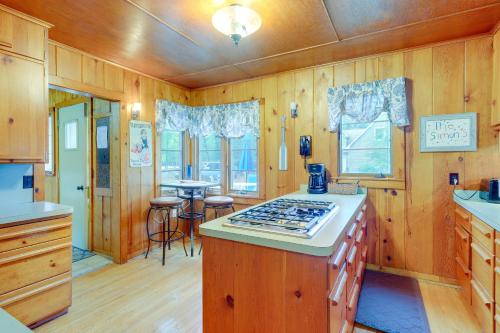 Rapid City Cottage with Patio Near Beach Access!