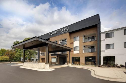 Courtyard Grand Rapids Airport