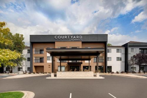 Courtyard Grand Rapids Airport