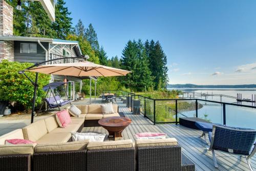Waterfront Allyn Retreat with Guest House and Beach!