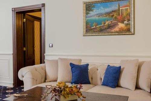 VIP Suite with Sea View image 9