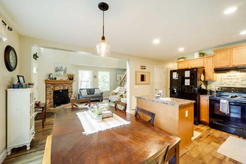 Greystone Creekside Cabin Hike, Fish and Explore! in Marion (NC)