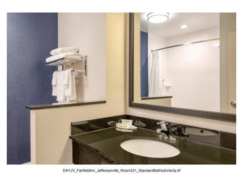 Fairfield Inn & Suites by Marriott Jeffersonville I-71 - image 11