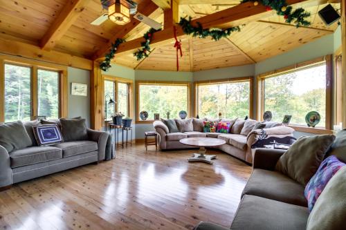 Chester Home with Views about 10 Mi to Okemo Mtn Resort! in Chester, USA