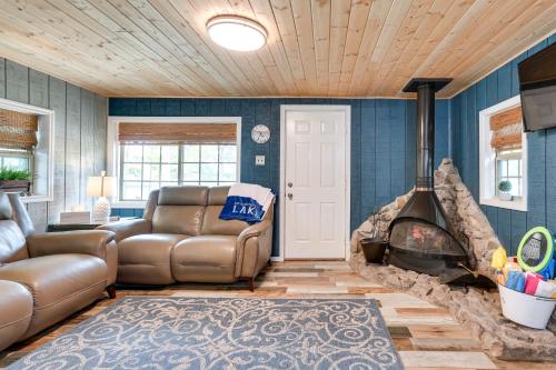 Kingston Cabin Rental: Walk to Lake Texoma Beaches - Kingston, OK