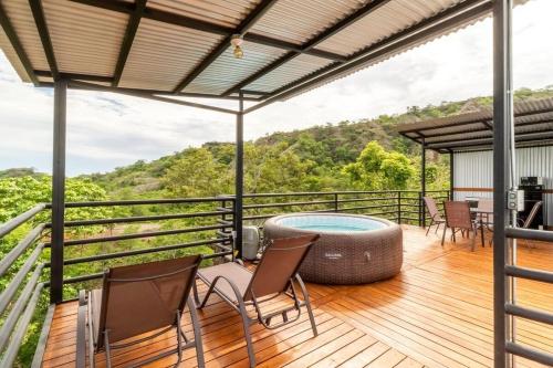 Pezsgőfürdő, Glamping en Playa Potrero in Potrero