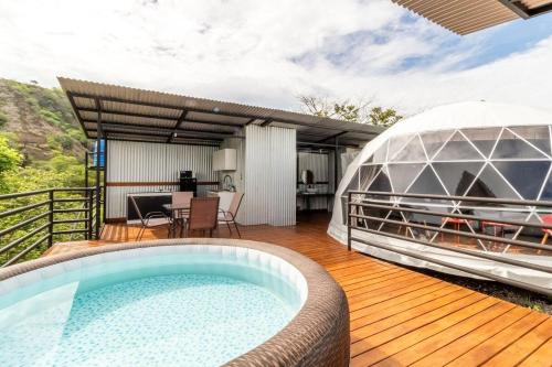 Glamping en Playa Potrero in Potrero